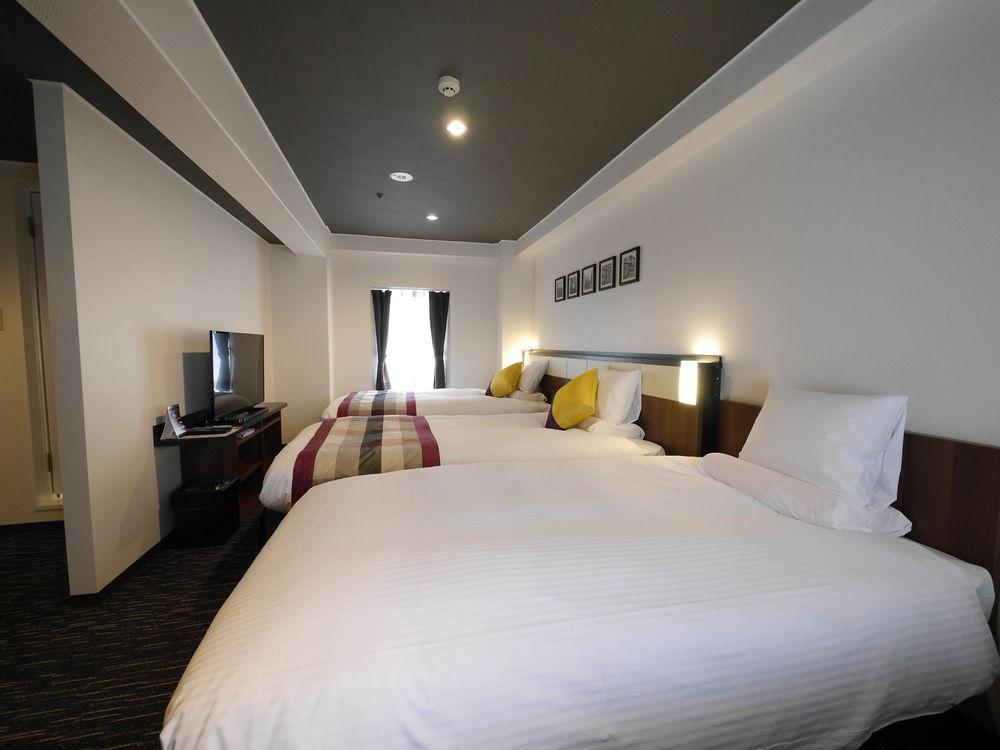 Hotel Mystays Shinsaibashi Osaka Exteriör bild