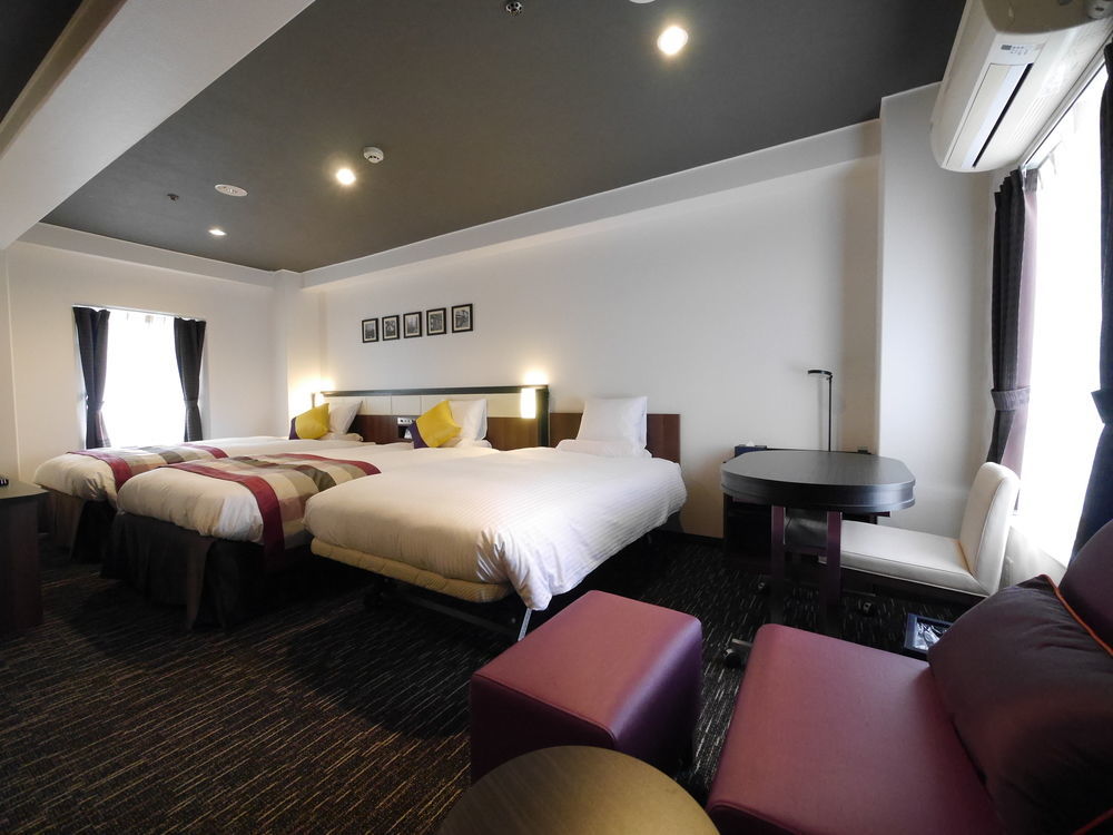 Hotel Mystays Shinsaibashi Osaka Exteriör bild